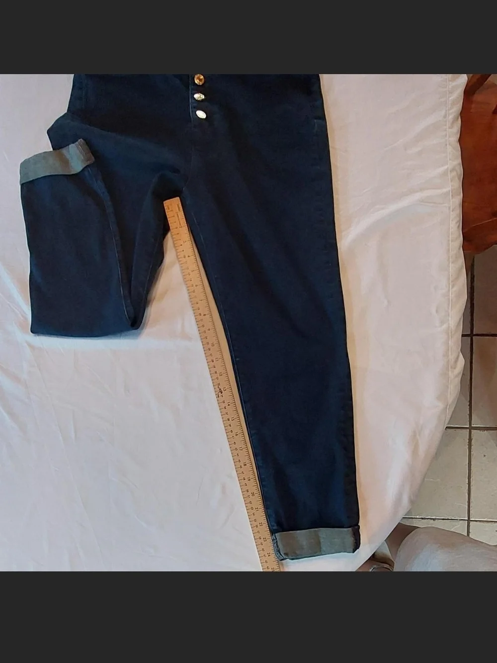 Michael Kors SZ 8 high waisted ankle cropped Blue jeans